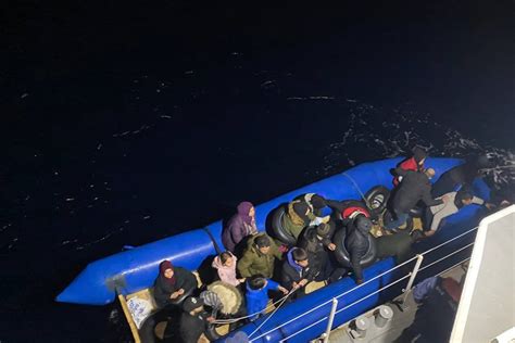 İ­z­m­i­r­ ­a­ç­ı­k­l­a­r­ı­n­d­a­ ­2­4­ ­d­ü­z­e­n­s­i­z­ ­g­ö­ç­m­e­n­ ­k­u­r­t­a­r­ı­l­d­ı­